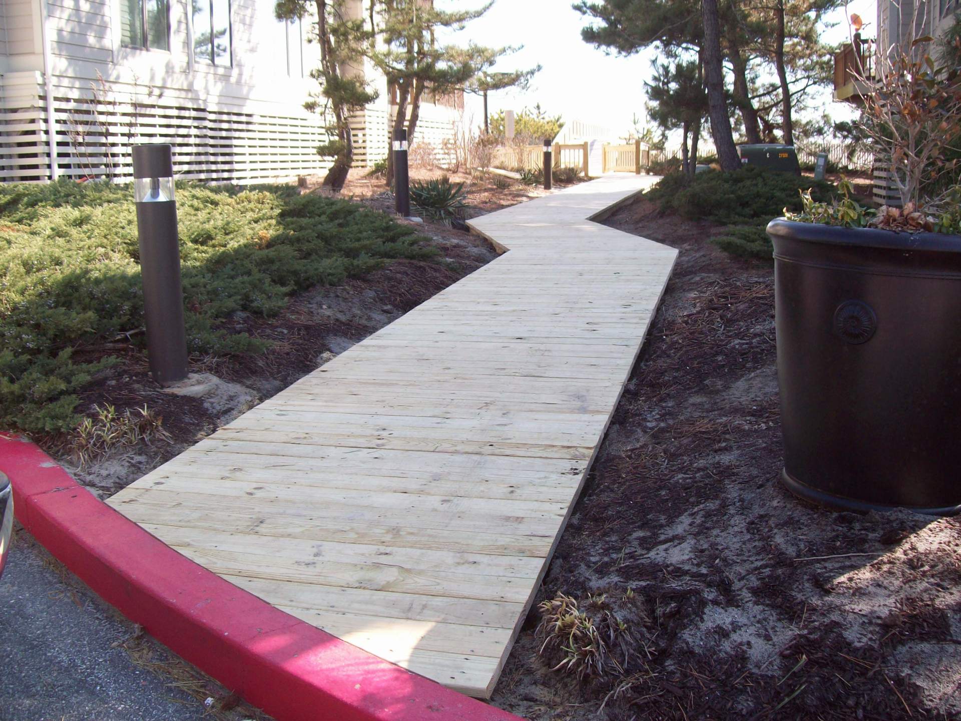 King's Grant curbside beach walkway leading to shower area